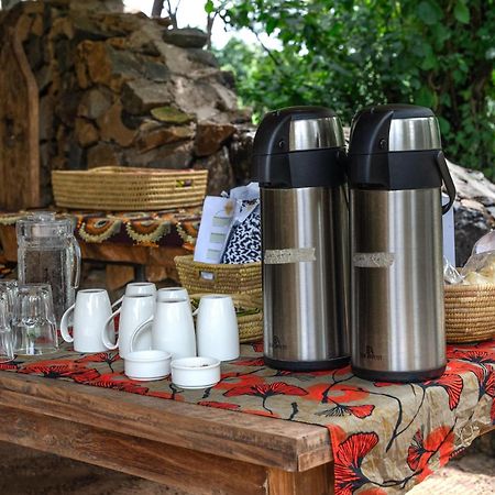 Dolly Farm & River Camp, Luxury Tents Usa River Bagian luar foto