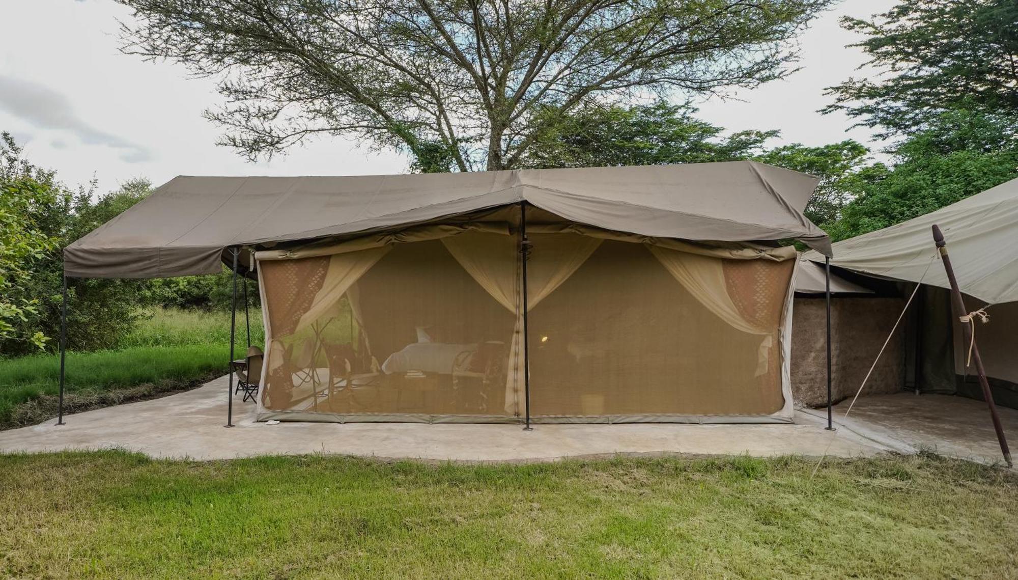 Dolly Farm & River Camp, Luxury Tents Usa River Bagian luar foto