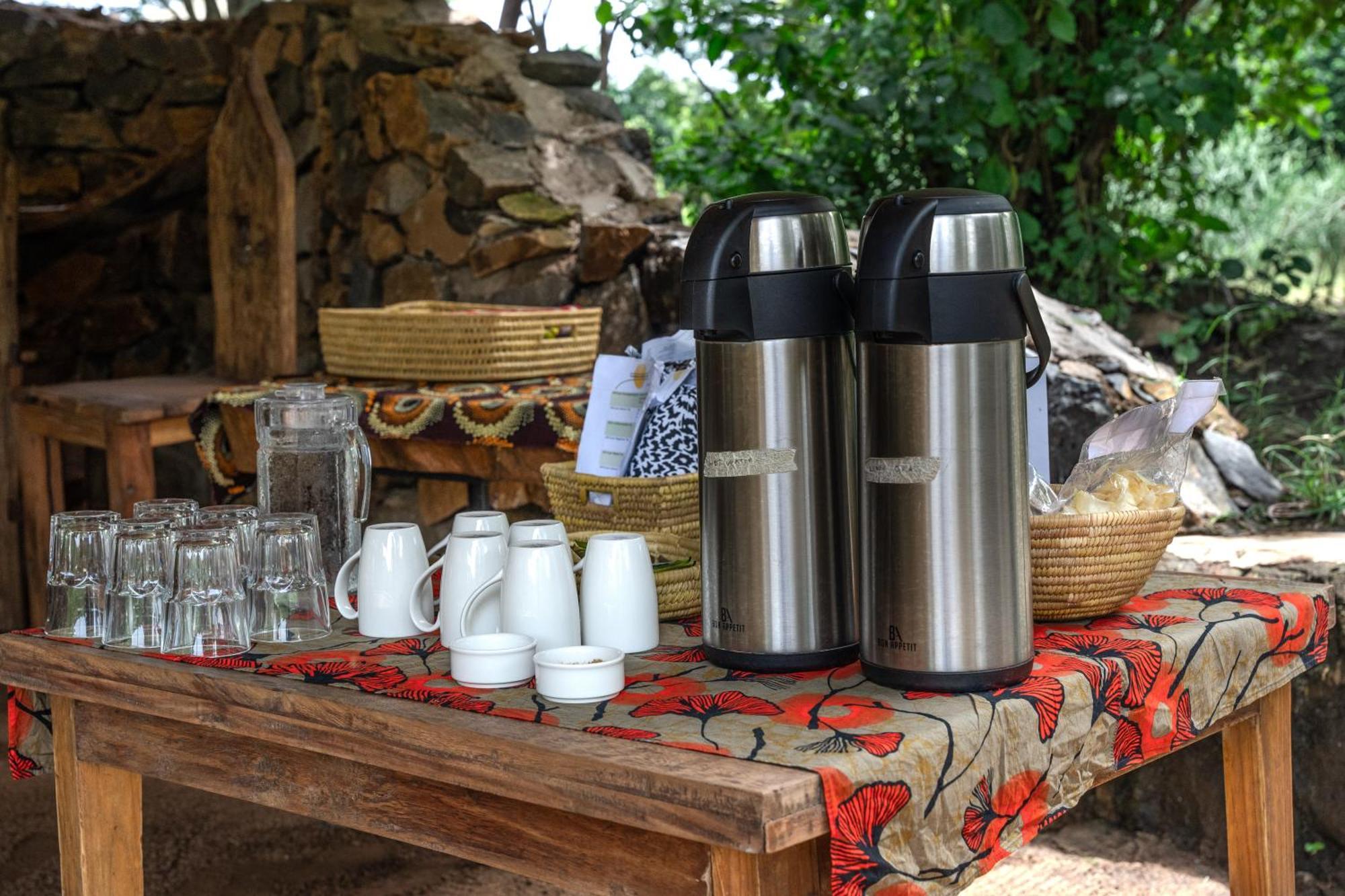 Dolly Farm & River Camp, Luxury Tents Usa River Bagian luar foto