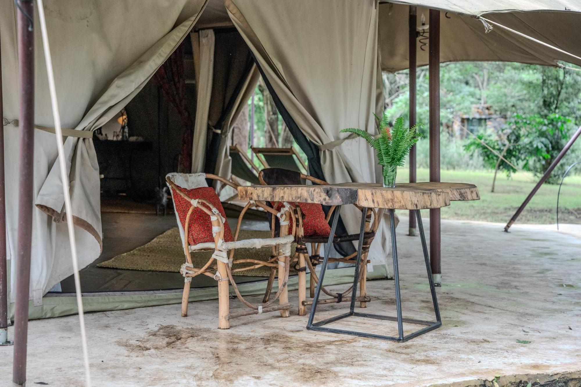 Dolly Farm & River Camp, Luxury Tents Usa River Bagian luar foto