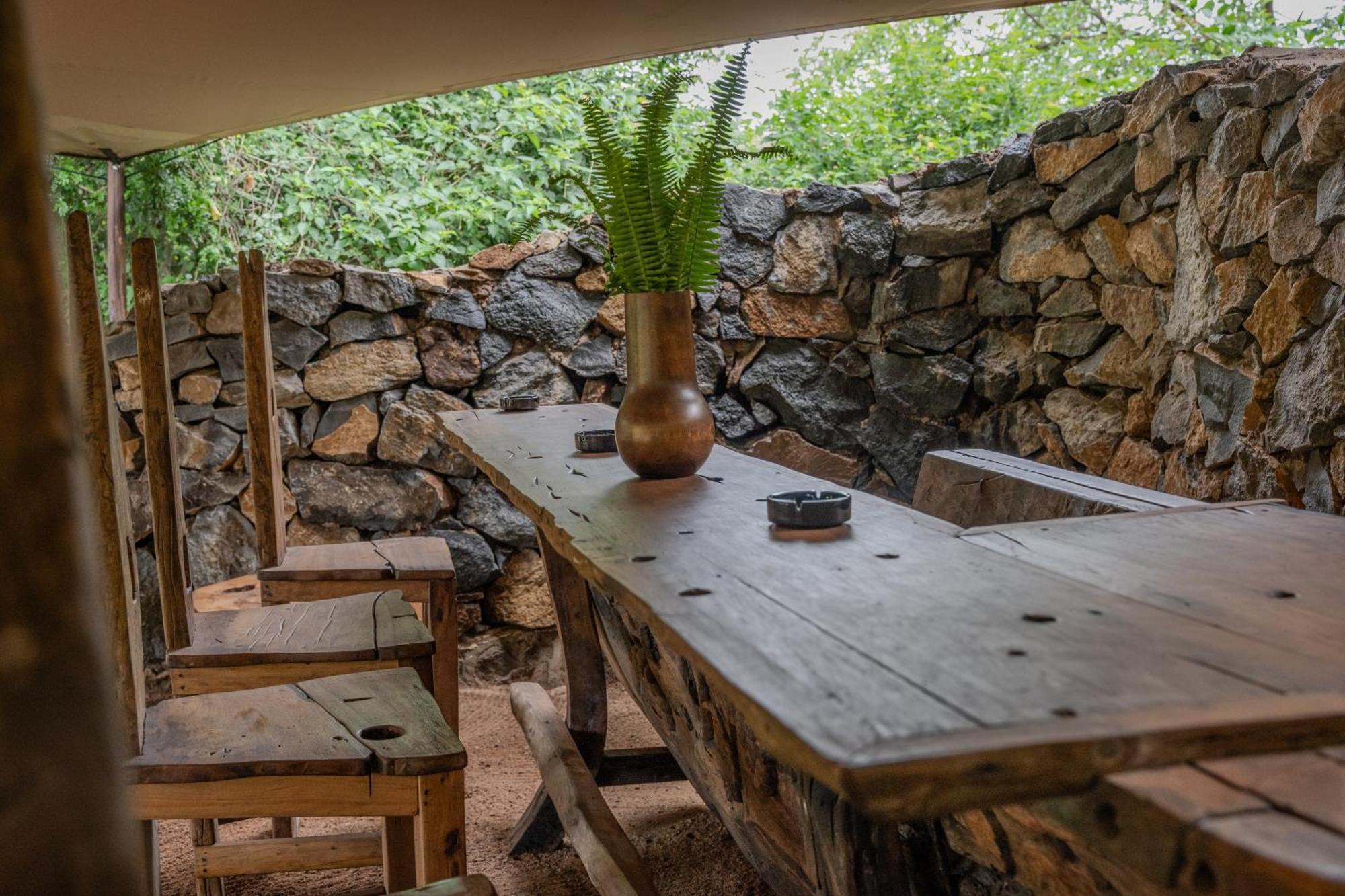 Dolly Farm & River Camp, Luxury Tents Usa River Bagian luar foto